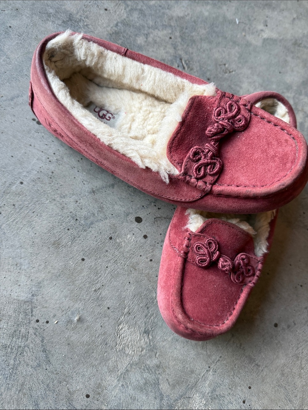 Uggs slippers